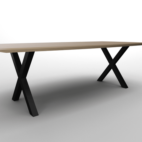 Tischset aus Stahl mit X-Beinen
